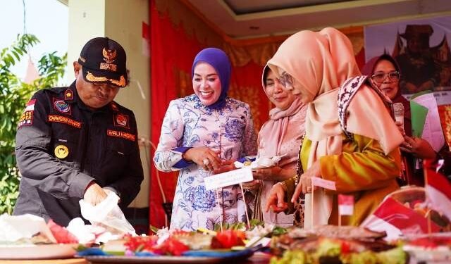 Ketua TP PKK Kabupaten Solok Sebut Lomba Malamang Bentuk tradisi dan Budaya Yang Punya Makna Penting