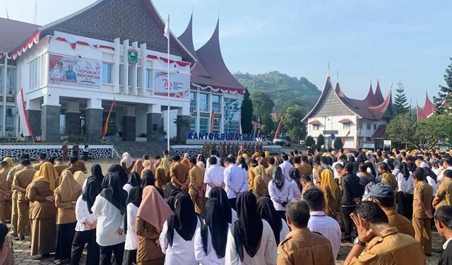 Sekretaris DPRD Zaitul Ikhlas Wakili Bupati Pimpin Apel Pagi Di Lingkup Pemerintah Kabupaten Solok