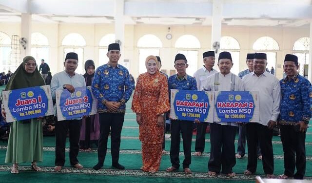 Pemkab Solok Serahkan Beasiswa Untuk Mahasiswa Timur Tengah Pada Peringatan Maulid Nabi 2024 M / 1446 H