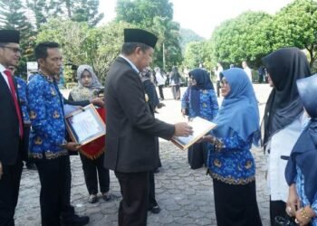 Pjs. Bupati Inspektur Upacara Peringatan Hari Sumpah Pemuda ke 96 Tahun 2024 Kabupaten Solok