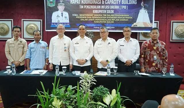 Setda Medison Buka Rapat Koordinasi & Capacity Building Tim Pengendalian Inflasi Daerah ( TPID ) Kabupaten Solok