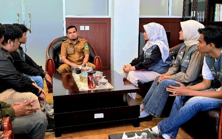 Temu Ramah Mahasiswa KKN Rangkiang Luluih Dengan Wakil Bupati Solok H. Candra Untuk Kemajuan Daerah