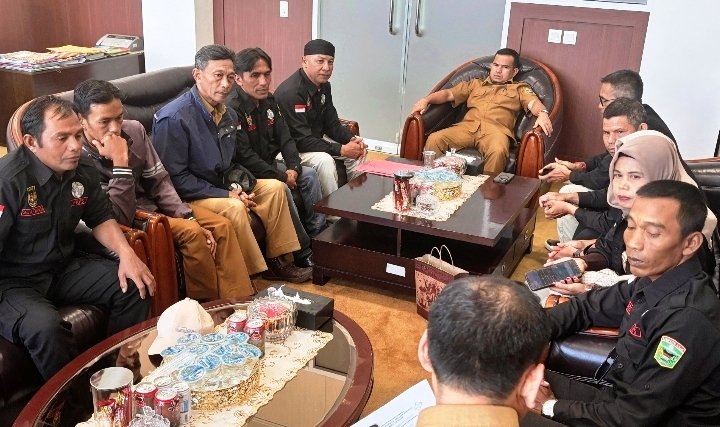 Bahas Status Penjaga Sekolah Pemerintah Daerah Kabupaten Solok Gelar Audiensi Bersama FKPS