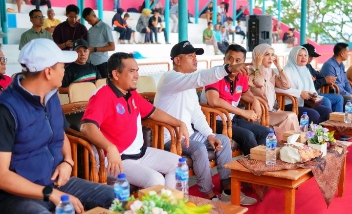 Bupati Solok Dampingi Wakil Gubernur Sumbar Vasco Ruseimi Buka Turnamen Solok Raya Cup (SRC)
