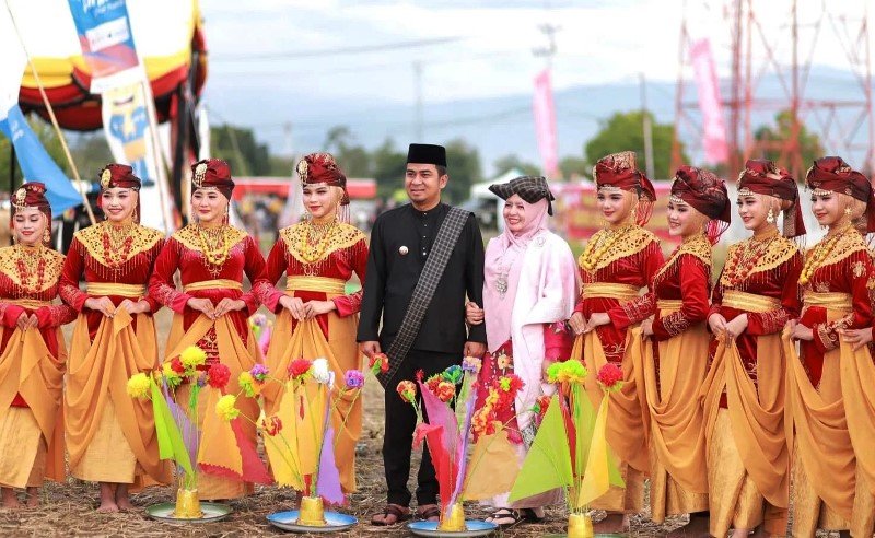 Wali Kota Solok Dr. Ramadhani Resmi Tutup Rangkaian Rang Solok Baralek Gadang Tahun 2025
