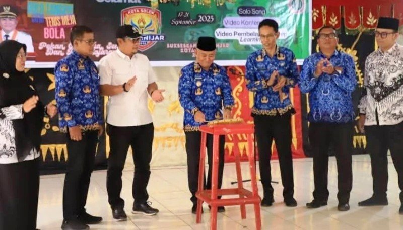 Ajang Kreativitas Guru, Wawako H. Suryadi Nurdal Buka Porsenijar Kota Solok Tahun 2025