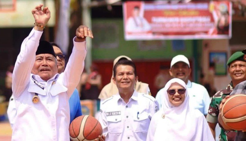 Wakil Wali Kota Solok H. Suryadi Nurdal Buka Open Tournament Basketball SMP/MTs se-Sumbar