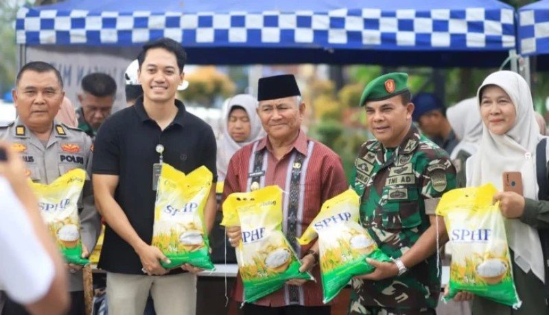 Jaga Stabilitas Harga Bahan Pokok Wawako Solok Tinjau Gerakan Pangan Murah