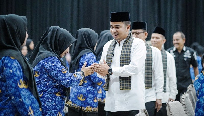 Wali Kota H. Ramadhani Kirana Putra Lantik Jabatan Fungsional 97 CPNS dan PPPK Kota Solok