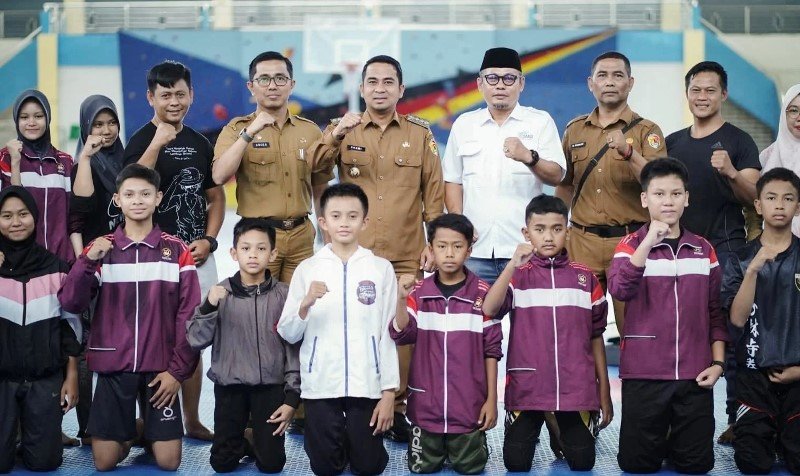 Target 3 Emas Kejurda Wali Kota Padang, 25 Atlet  Kempo Dilepas Wali Kota Solok H. Ramadhani