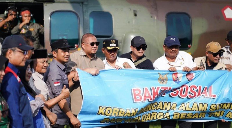 Anggota DPR RI Andre Rosiade dan TNI AU Bantu Warga Kota Solok Yang Tertimpa Bencana