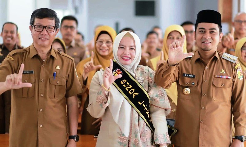 Tumbuhkan Gemar Membaca, Wali Kota Dr. Ramadhani Kirana Putra Kukuhkan Bunda Literasi Kota Solok