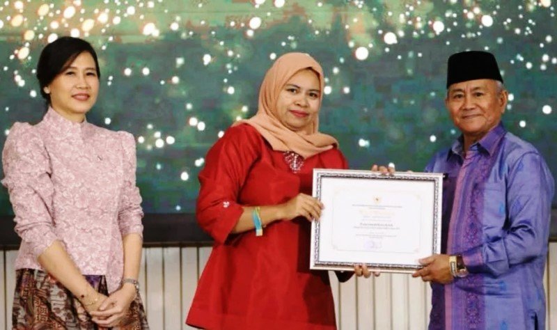 Predikat Kota Layak Anak Kategori Nindya Kembali di Pertahankan, Wawako Solok Terima Penghargaan